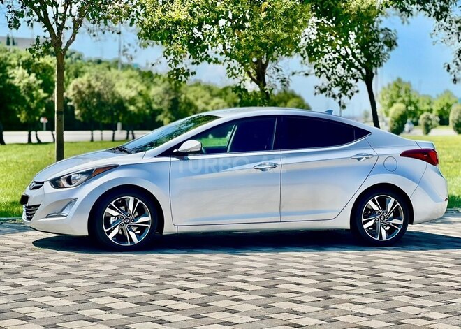 Hyundai Elantra-4