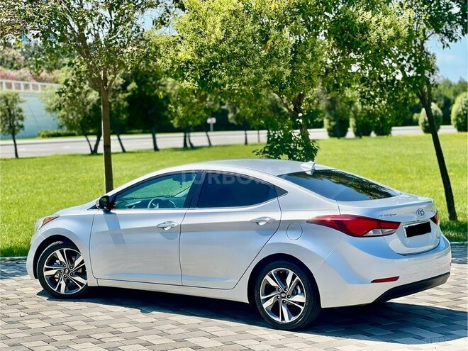Hyundai Elantra-5