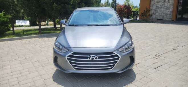 Hyundai Elantra-1