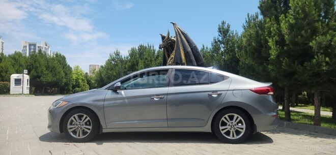 Hyundai Elantra-7