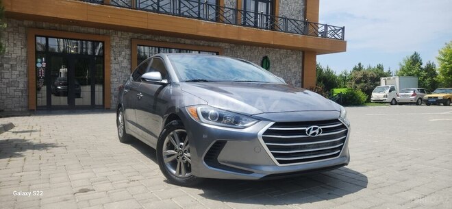Hyundai Elantra-8