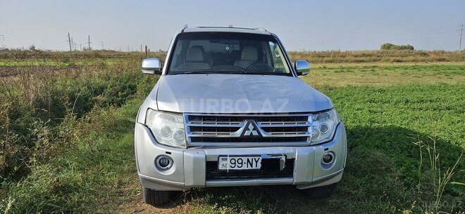Mitsubishi Pajero-1