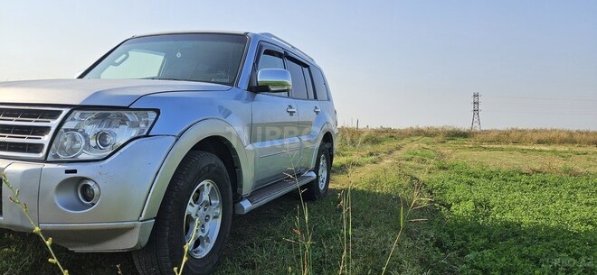 Mitsubishi Pajero-2