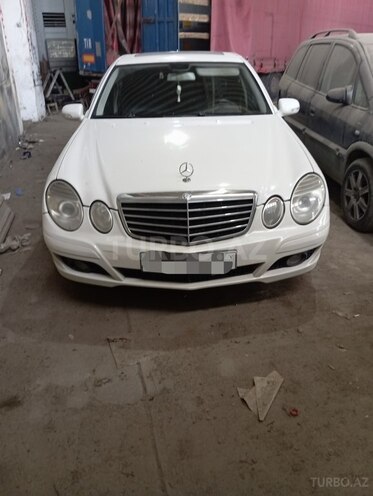 Mercedes E 220-1
