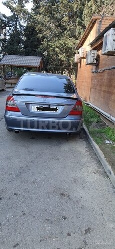 Mercedes E 320-4
