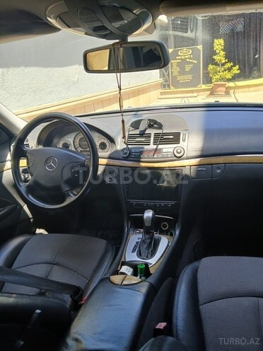 Mercedes E 320-6