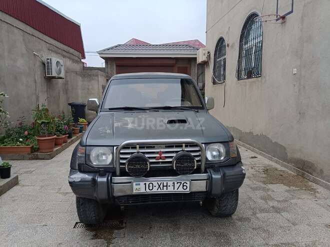 Mitsubishi Pajero-1
