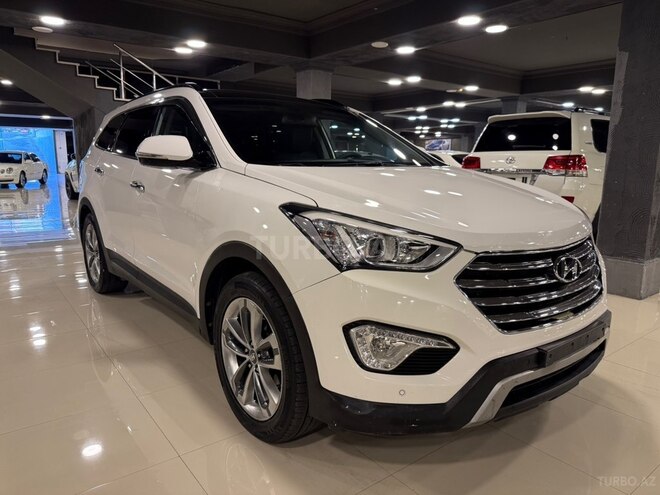 Hyundai Grand Santa Fe-3