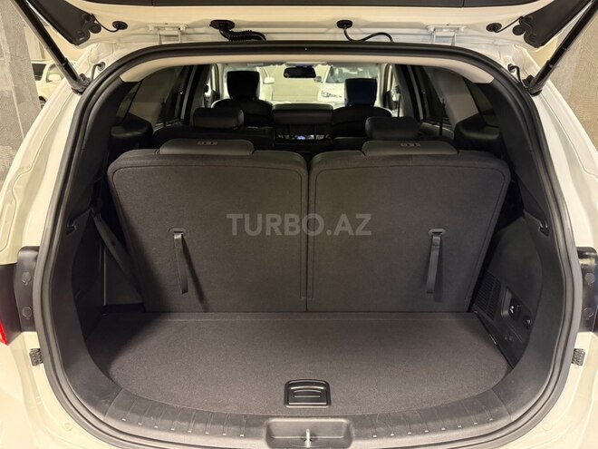 Hyundai Grand Santa Fe-16