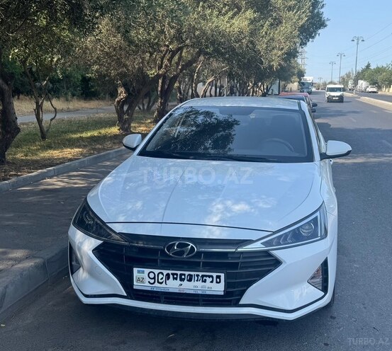 Hyundai Elantra-1