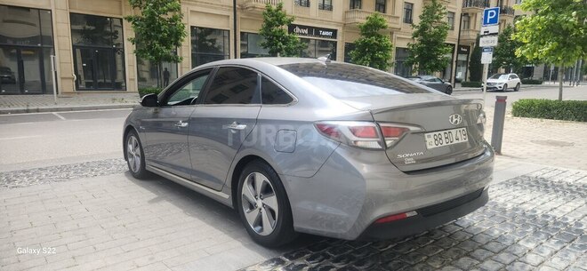 Hyundai Sonata-4