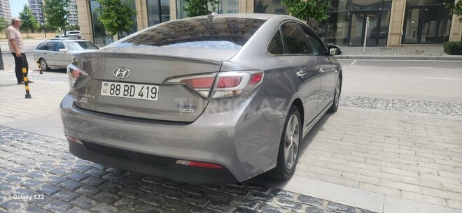 Hyundai Sonata-6