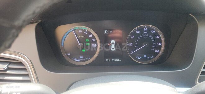 Hyundai Sonata-12
