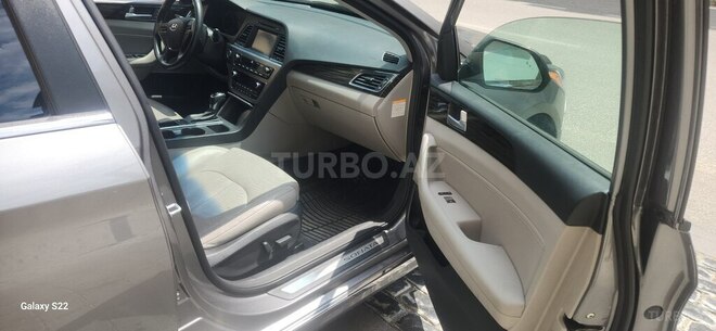 Hyundai Sonata-16