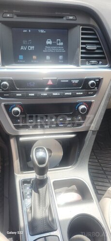 Hyundai Sonata-15