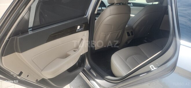 Hyundai Sonata-19
