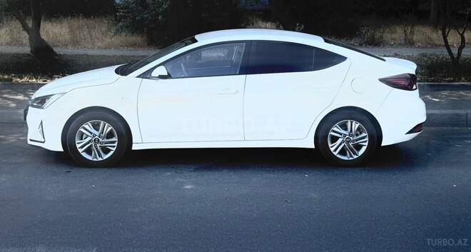 Hyundai Elantra-2