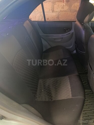 Hyundai Accent-6