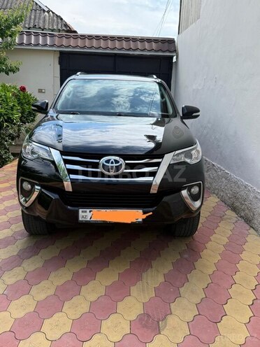 Toyota Fortuner-1