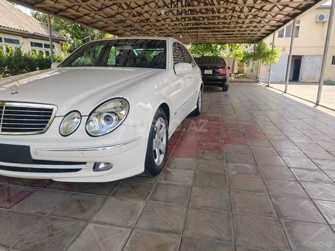 Mercedes E 240-2