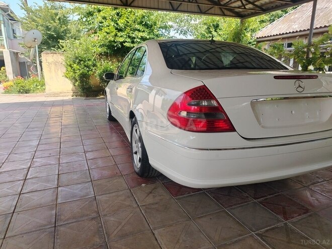 Mercedes E 240-5