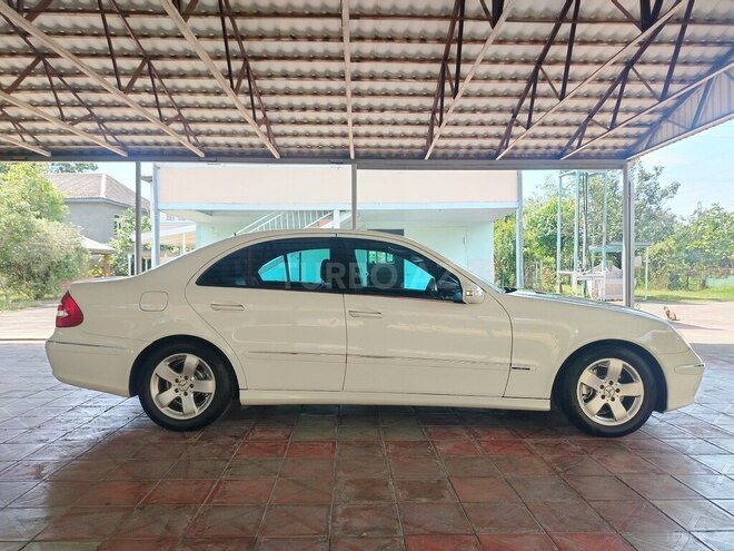 Mercedes E 240-7