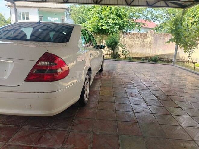 Mercedes E 240-6