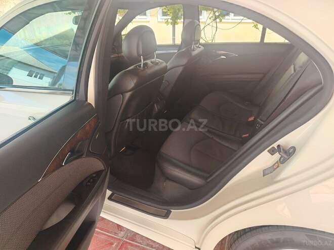 Mercedes E 240-12