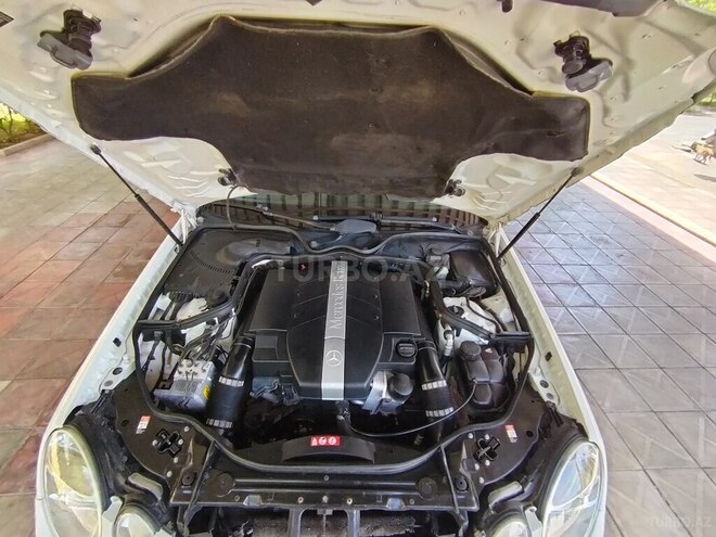 Mercedes E 240-16