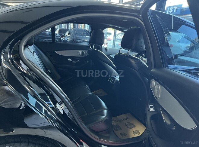 Mercedes C 300-11