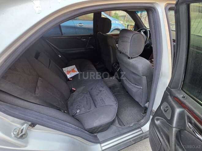 Mercedes E 200-8