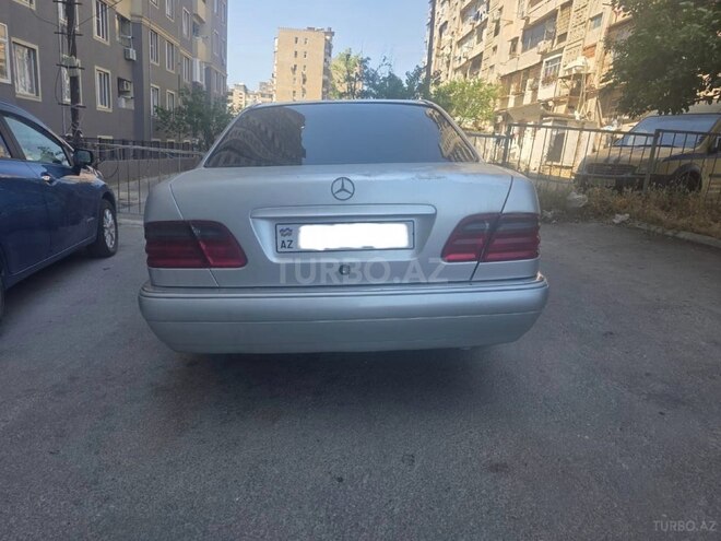 Mercedes E 200-4