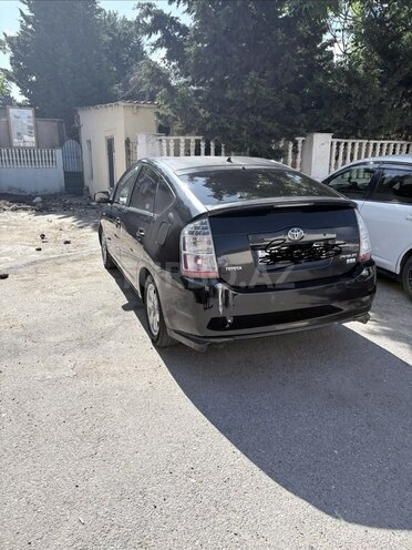 Toyota Prius-5