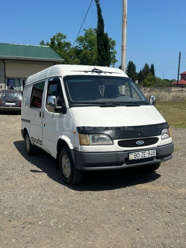 Ford Transit-9