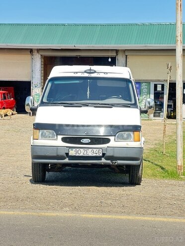 Ford Transit-1