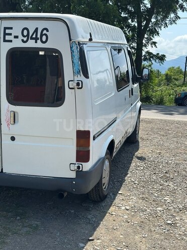 Ford Transit-4