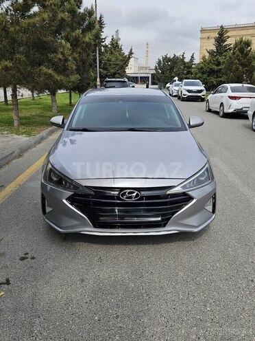 Hyundai Elantra-1