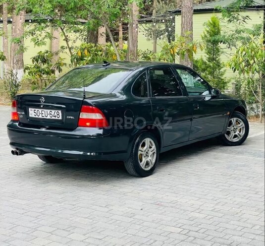 Opel Vectra-4