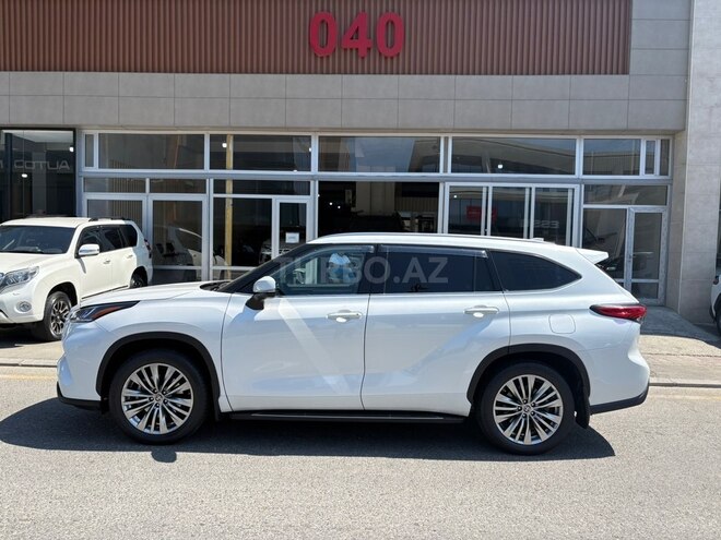 Toyota Highlander-3