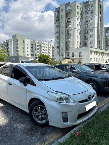 Toyota Prius-3
