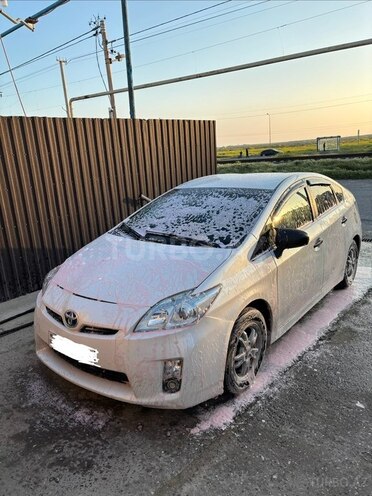 Toyota Prius-7