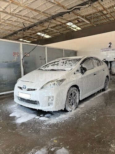 Toyota Prius-2