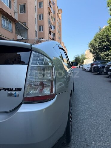 Toyota Prius-8