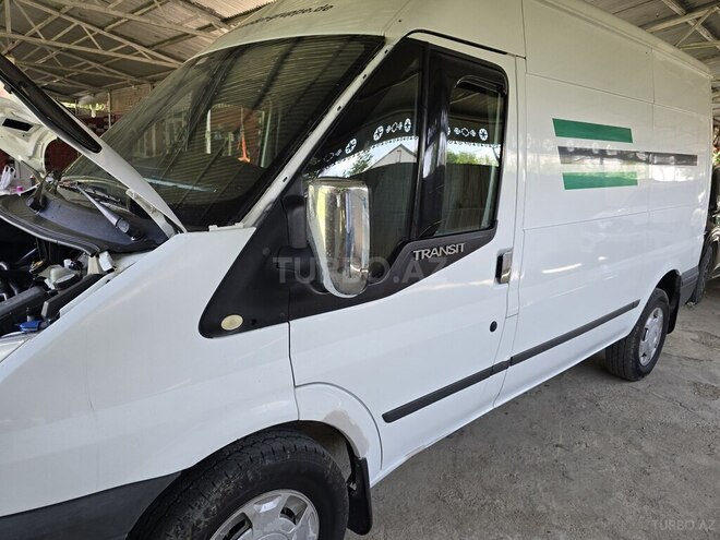 Ford Transit-2