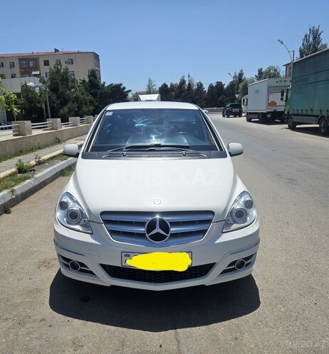 Mercedes B 180-1