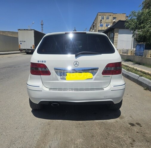 Mercedes B 180-2