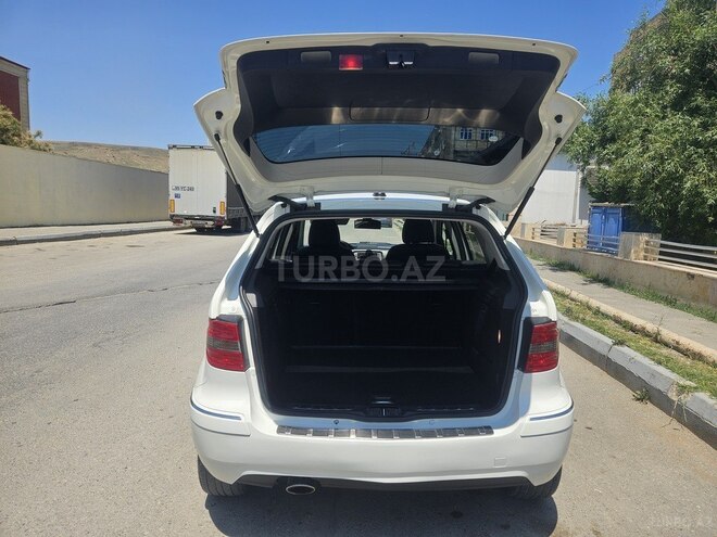 Mercedes B 180-3