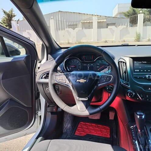 Chevrolet Cruze-11