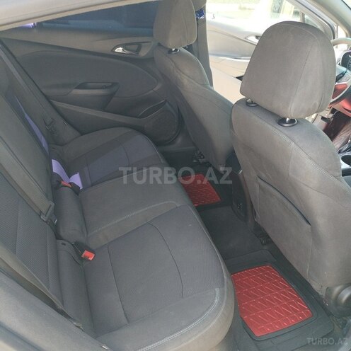 Chevrolet Cruze-9