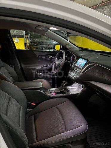 Chevrolet Malibu-9